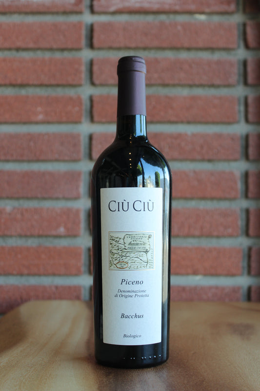 azienda vitivinicola ciu ciu bacchus rosso piceno  bottle shot